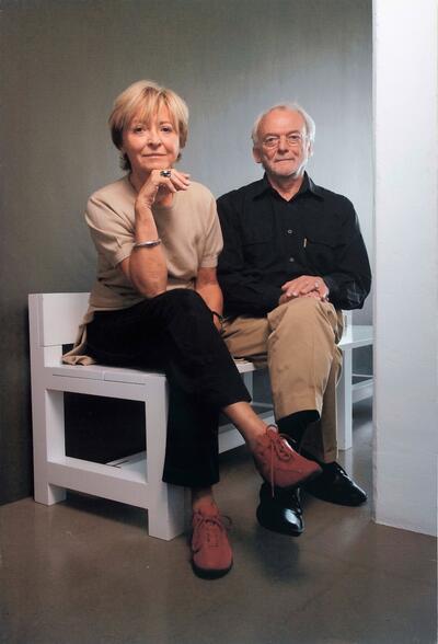Claire Bataille en Paul ibens op de bank (Bench), ca 1998