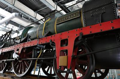 Een replica van L’Eléphant uit 1835, FOTO: NMBS, Train World,