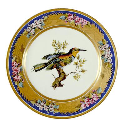 Manufacture Royale de Porcelaine Frédéric Faber, bordje uit het Service du Palais Royal, 1829, porselein, polychroom gedecoreerd met vogels, Paleis Het Loo, Apeldoorn. Design,