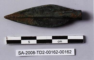 Op de site van Düzen Tepe vinden archeologen heel wat wapens. Waren ook de jongemannen van deze stad goede vechters, zoals die van Sagalassos? De twee waren Pisidiërs, die bekendstonden om hun krijgshaftigheid. Wapens moeten in zowat elk Pisidisch huishouden aanwezig zijn geweest