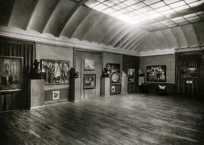 Zicht op de tentoonstelling in het Musée de Grenoble in 1927 