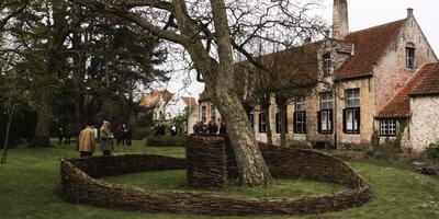 Het Bruggemuseum-GezelIe met sfeervolle tuin, Manfred Sellink,