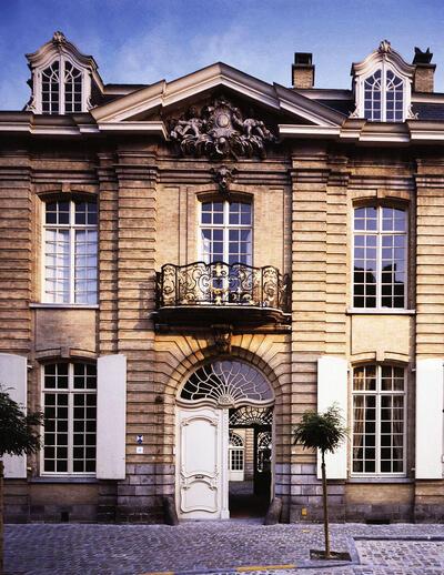 De voorgevel van het Hotel-Museum Arthur Merghelynck,