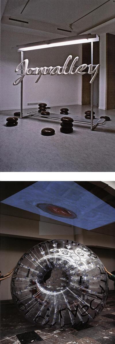 Paul Casaer, Joyvalley, 2008, aluminium, hout, lak, polyeruthaan, TL-buizen, Christine Clinckx, Boek van de mens, 2008, PSK Brussel, videoprojectie en PVC bal, sculptuur,