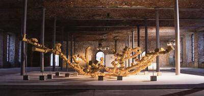 Nick Ervinck, Yarotubs L, 2007, pvc, beton en staal, sculptuur