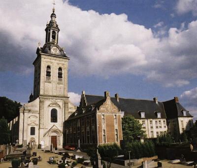 Zicht op de abdijkerk en het spreekhuis vanuit het westen, parkabdij,