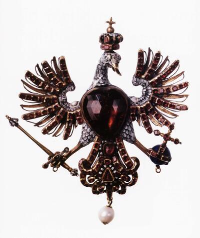 Poolse adelaar van Lodewijck XIV, 17 de eeuw, goud, email, smaragden, robijnen, parels. Juweel,