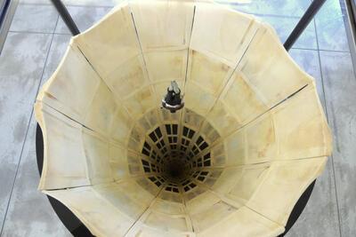 Helmut Stallaerts, The Tower, 2011-2012, dierenbeenderen, hout, silicone en metaal,