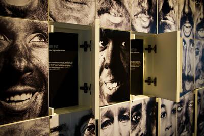 Achter de fotowand ontdekt de bezoeker vele merkwaardige anekdotes, mijnmuseum