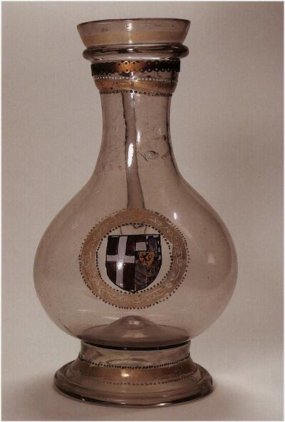 Glazen kruik met het wapenschild van Margareta van Oostenrijk, Venetië, omstreeks 1501-1504. Privéverzameling