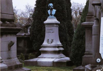 Sober en klassiek: bronzen buste die Jules Pecher voor het graf van Karel Verlat maakte. Parkbegraafplaats Schoonselhof.