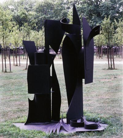 Louise Nevelson, Sun Disk / Moon Shadow, 1976. Beschilderd aluminium,
