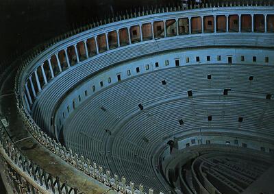 Rome, maquette van Paul Bigot, Colosseum