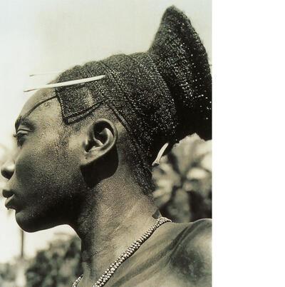 Makere-Woman, 1949, Mode