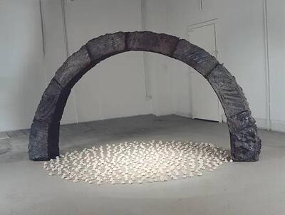 Daniël Pontoreau, Black Arch, 1981, steengoed, porselein