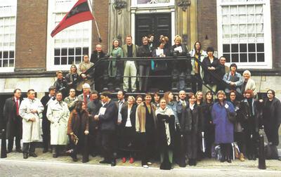 Groepsfoto voor Museum Willet-­Holthuysen in Amsterdam. 