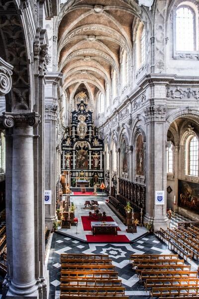 De Sint-Servaasbasiliek van Grimbergen