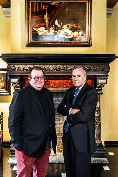 Till-Holger Borchert en Thomas Leysen bij: Peter Willebeeck, Stilleven, ca. 1645,  olieverf op doek, 80 x 110 cm Museum Snijders&Rockoxhuis, Antwerpen,  foto: Saskia Vanderstichele Beschermd sinds 31 januari 2023. Topstukken