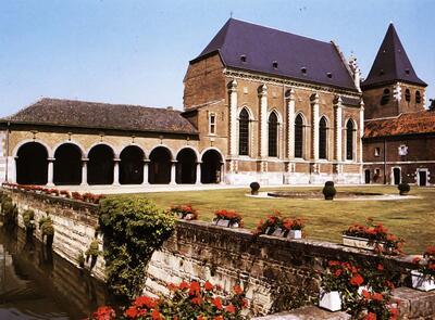 Kerk en galerij Alden Biesen