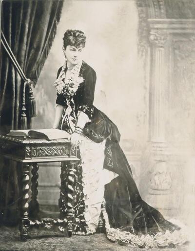 Marie Peyrat als jonge vrouw, Kasteel van Gaasbeek