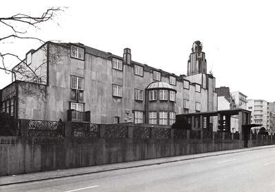 Josef Hoffmann (1870-1956), Het Stoclethuis, voorgevel en afsluitingsmuur