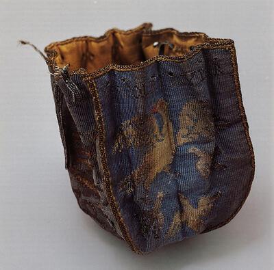Beursje in Legwerkweefsel. Omstreeks 1700. Mode