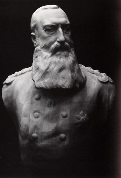Thomas Vinçotte (1850 -1925). Borstbeeld van Leopold II. Afrika
