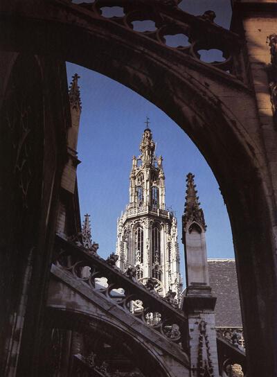 Gotisch bouwen in Brabant. 0.-L.-Vrouwekathedraal  te Antwerpen.
