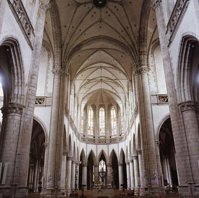 St.-Maartenskerk te Aalst. Gotisch bouwen in Brabant.
