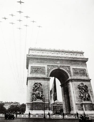 De Are de Triomphe die vanop de Place Général de Gaulle, Stadsversiering