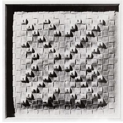 Ellie Vossen (1948-1998). Cijferlint-binding. 1976. Textielkunst