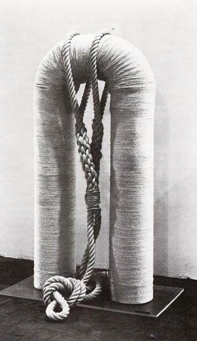 Mlrella Boerjan (1948-). Arcade. 1977. Textielkunst