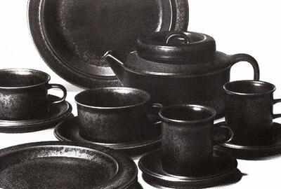 Servies Ruska, ontworpen in 1960 door Ulla Procopé (1921-1968) voor de Arabia­fabrieken te Helsinki. 