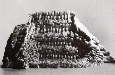Sheila Hicks (1934-). Banisteriopsis. 1968. Textielkunst