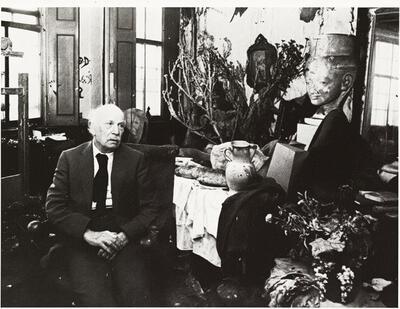Kees Verwey in zijn atelier, 1976, Har Sanders