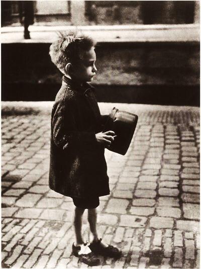 Emmy Andriesse (1914-1953), Jongen met pannetje