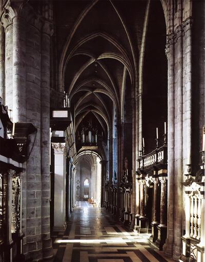 St.-Baafskathe­draal te Gent, kooromgang naar het westen