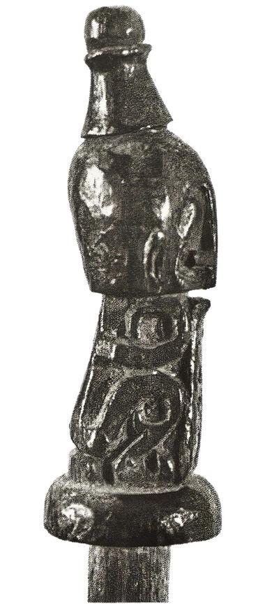 Detail van een kalkspatel bekroond met korwarfiguurtje, Geelvinkbaai, Irian Jaya, Indonesië, 