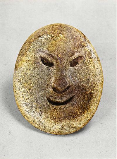 Masker van walvisbeen van de  Inuit, Alaska 