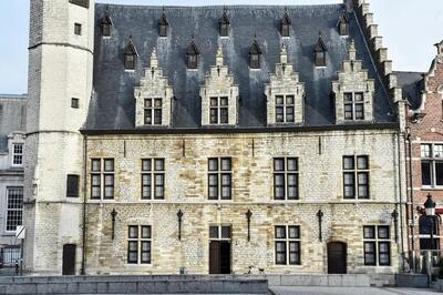 Stadsmuseum Vleeshuis