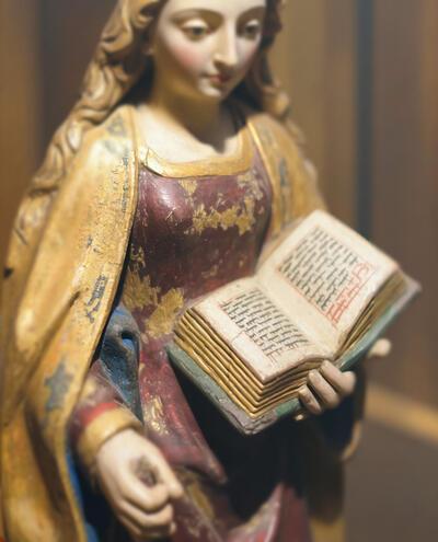 Anoniem, Maria met Kind, Catharina, Barbara, Maria Magdalena en Agnes (retabel, detail), Mechelen, ca 1500.