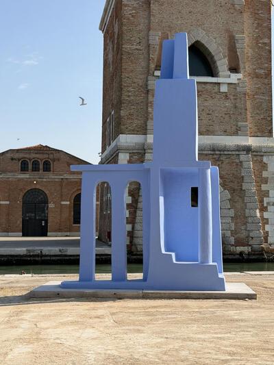 Philip Aguirre y Otegui, Shelter Gaalgui, 2025, Biënnale van Venetië (Arsenale) 
