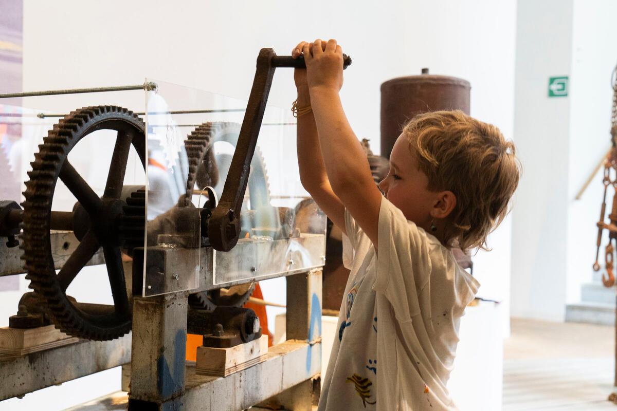 Samen aan de kar duwen - Timecircus in de Warande