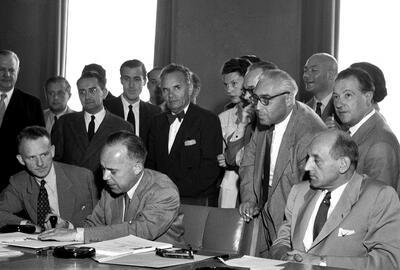 70 jaar Genève - Ondertekening verdrag rechtenvrij