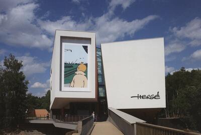 Nieuw in Louvain-la-Neuve - Vlug, Bobbie, naar het Hergé Museum