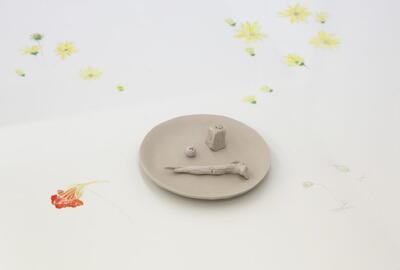Anne Daems, Composttafel voor tuinkamer, 2019, detail. Met dank aan Micheline Szwajcer.