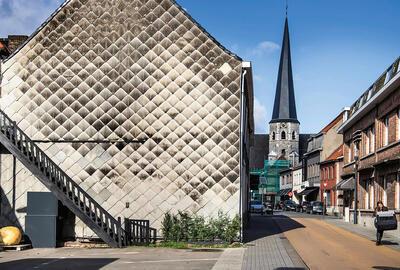 Retabel, De Sint-Columbakerk in Deerlijk