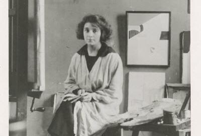 Marthe Donas in haar atelier, rue du Départ 26, Parijs, 1920, MARTHE DONAS FOUNDATION, GENT