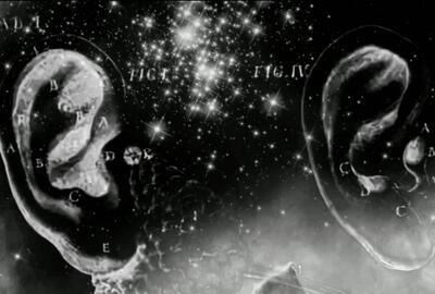Das Weltall schläft auf seinem Riesenohr (the universe sleeps on its giant ear)
