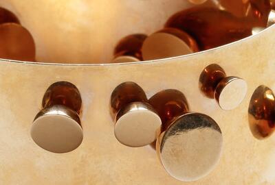 Pol Bury, Zonder titel, 1968 (gouden armband, detail) 
